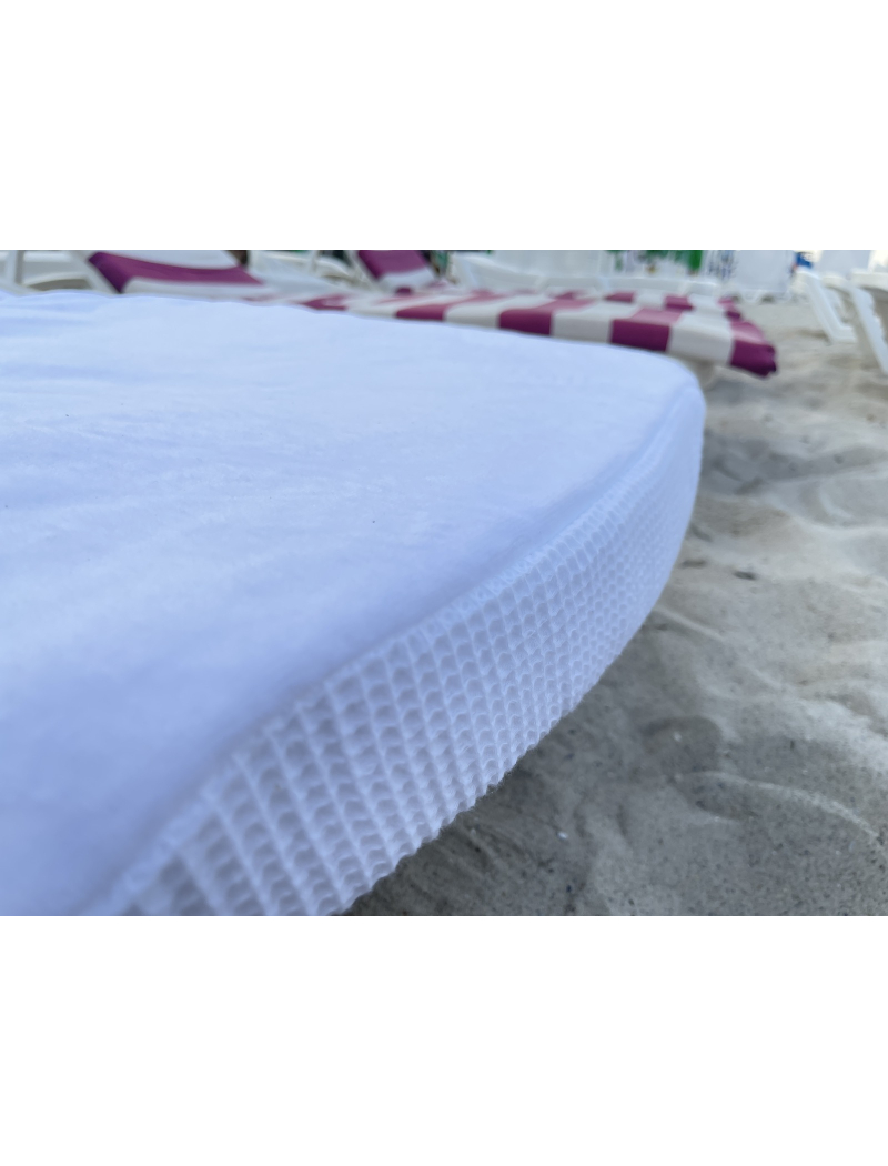 Белый чехол на шезлонг. С кормашками и подушками. Турция.